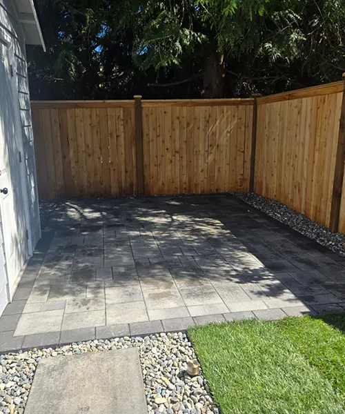 Outdoor Living Landscape in Shoreline 